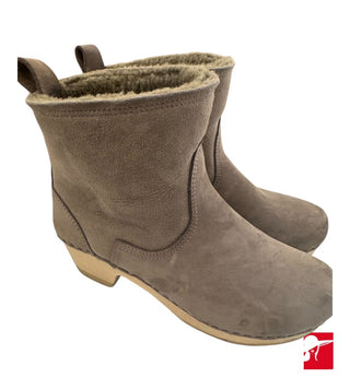 No. 6 shearling suede boots