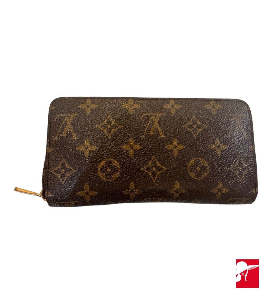 Louis Vuitton Zippy Organizer wallet - like new
