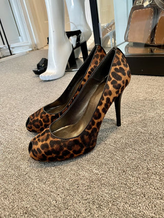 Stuart Weitzman calf hair peep toe pumps size 9